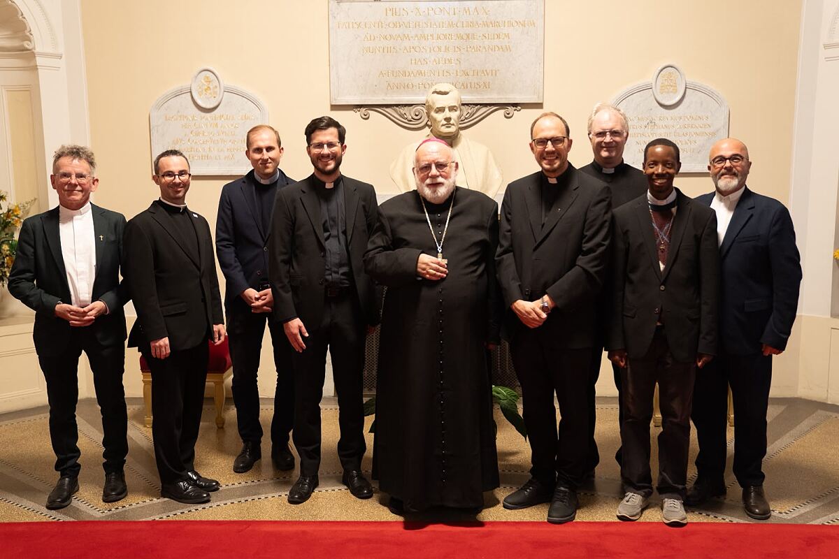 v.l.n.r Heinz Purrer (Linz), Lukas Bonner (Feldkirch), Anselm Becker (Wien), Niklas Müller (Graz-Seckau), Nuntius Lopéz Quintana, Johannes Laichner, Christian Poschenrieder (St. Pölten), Sylvère Buzingo (Gurk-Klagenfurt)