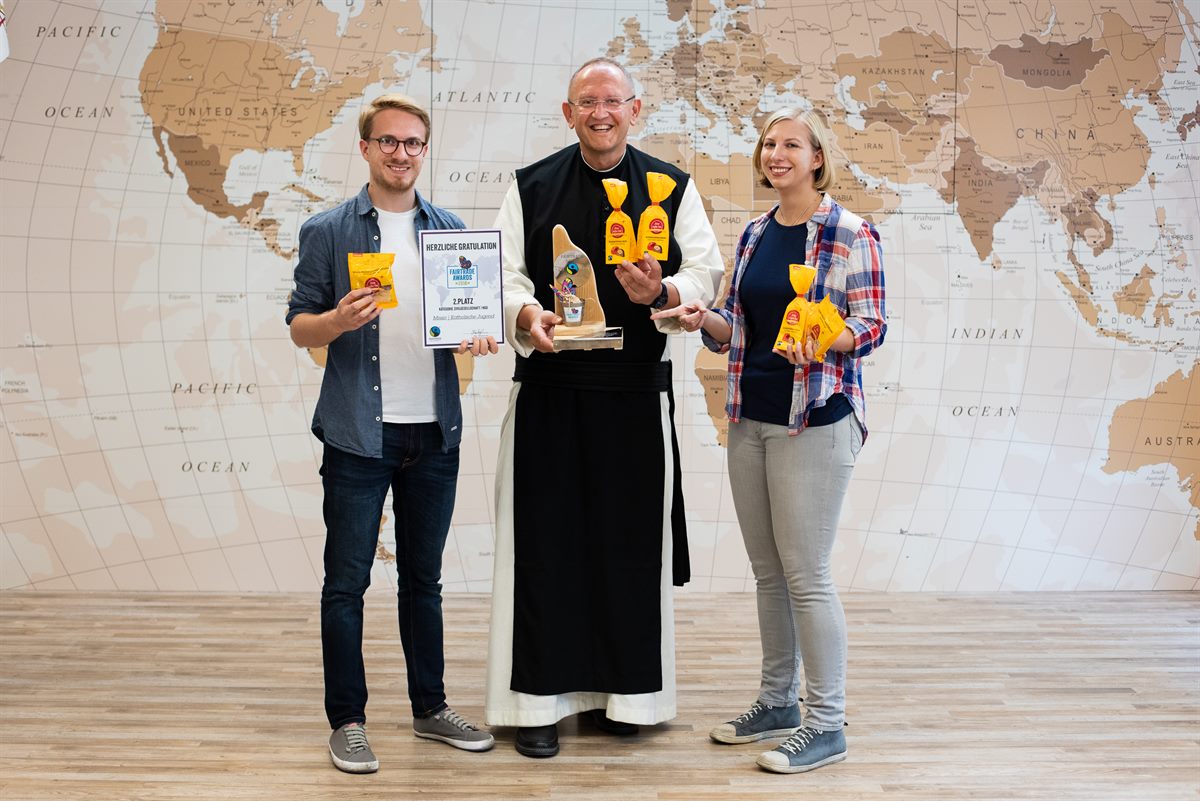 Jakob Ulbrich (KJÖ), Pater Karl Wallner (Missio-Nationaldirektor) und Magdalena Bachleitner (Ehrenamtliche Vorsitzende der KJÖ)
