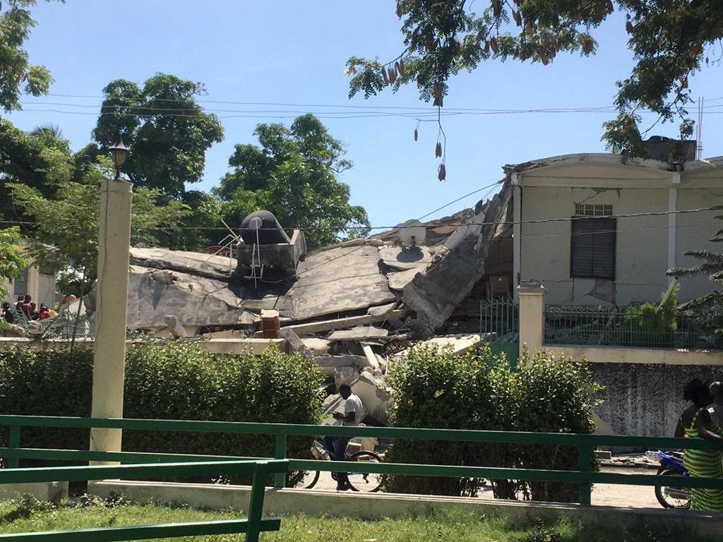 Zerstörtes Bischofshaus in der Diözese Les Cayes