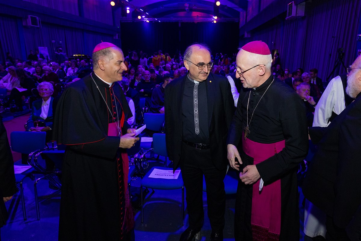 Erzbischof Dal Toso, Bischof Krautwaschl und Weihbischof Scharl bei den Austra.On.Mission-Awards 2022