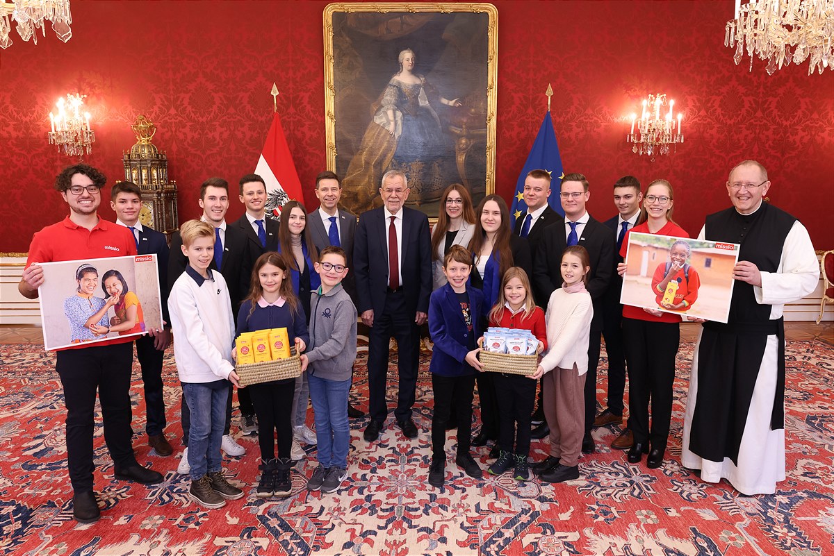 Bundespräsident Alexander Van der Bellen, Nationaldirektor Pater Karl Wallner, HTL Pinkafeld, Private Volksschule St. Raphael Maria Enzersdorf