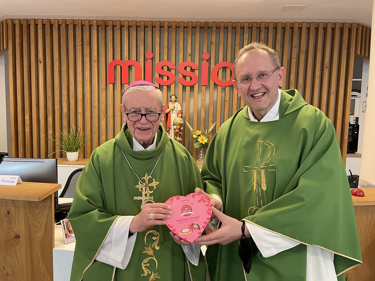 Der ehemalige Linzer-Bischof Ludwig Schwarz unterstützt die Von Herz zu Herz-Initiative von Missio Österreich