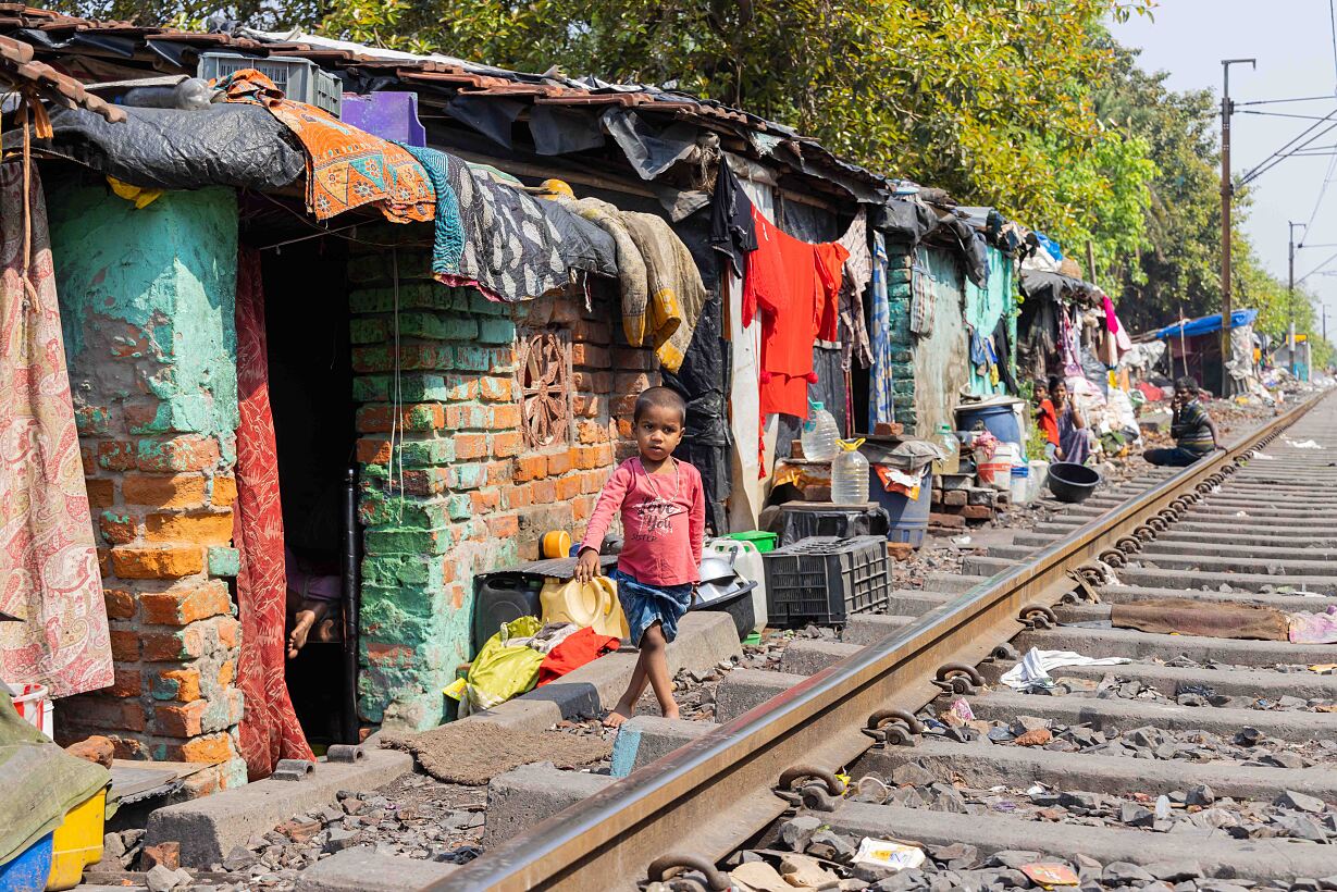 Kind in den Slums von Kalkutta