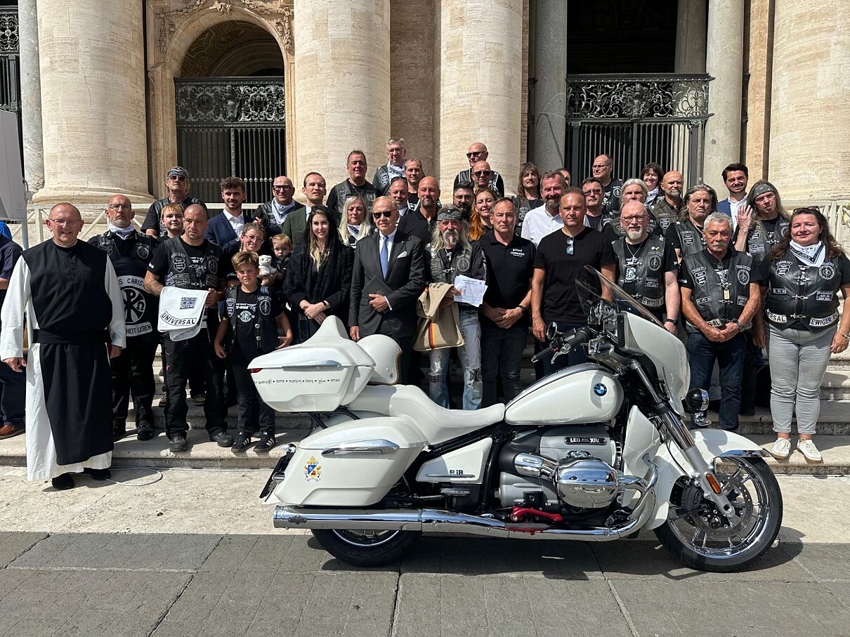 Jesus Biker und Missio Österreich bei Papst Leo XIV. ©Rudolf GehrigEWTN